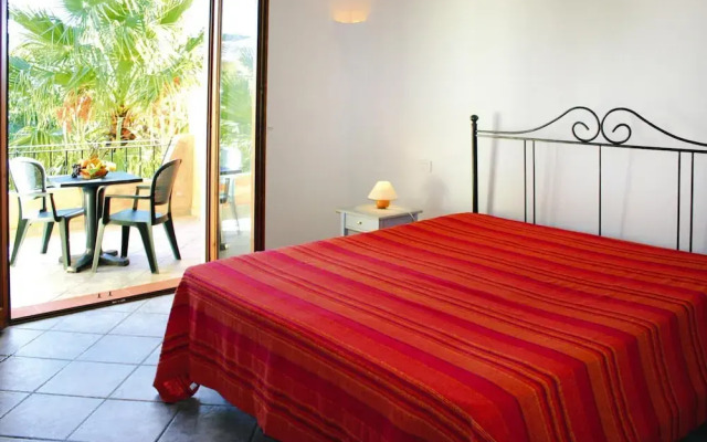 Residence With Shared Pool in Palau