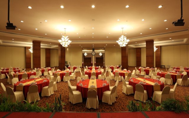 Ritzy Hotel Manado