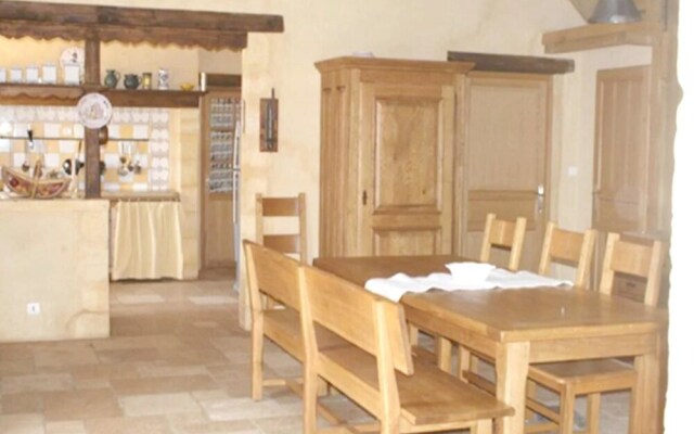 Villa With 5 Bedrooms in Les Eyzies-de-tayac-sireuil, With Private Poo