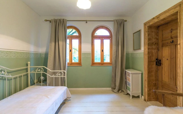 Cozy Holiday Home in Gürth With Private Garden