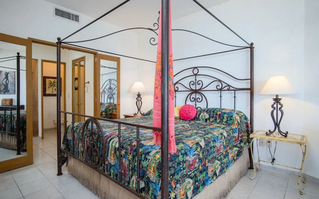 Casa Frida Massive Condo Sleeps up to 12!