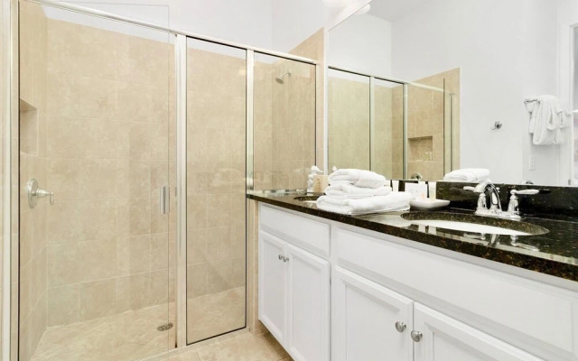 Stylish 3BR Townhouse With Pool Near Disney