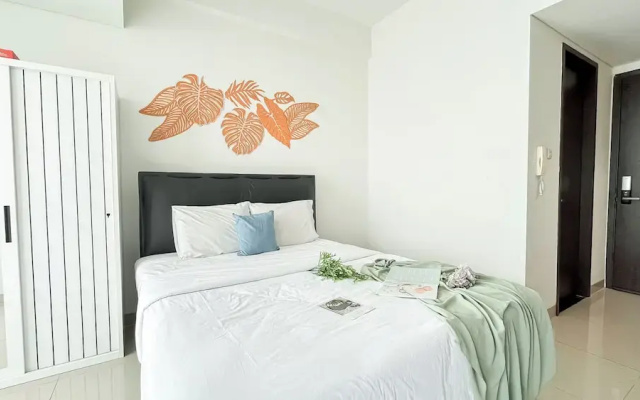 Contemporary Studio At Apartment Lrt City Bekasi