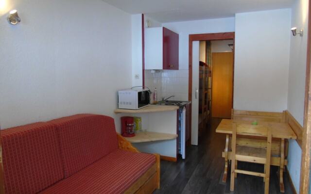 Lou Services Apartment CC122 LSI 001