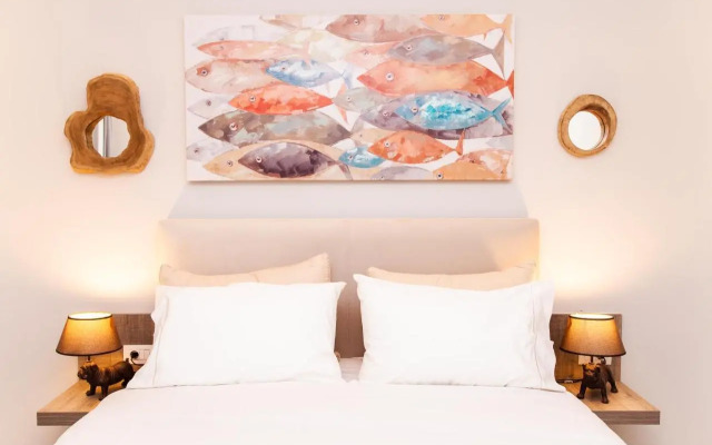 Sweet Suite Flora in Vouliagmeni