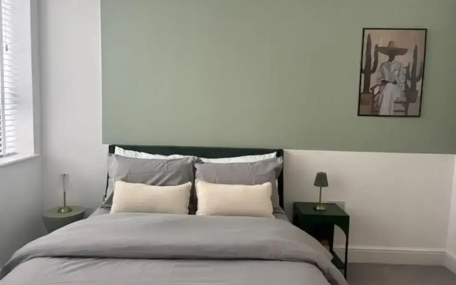 Stunning 3 Bed Apartment By Urban Roost