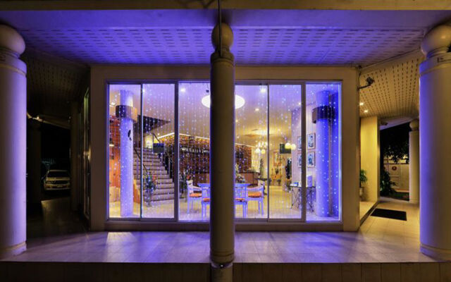 Caza V1 Serviced Apartment