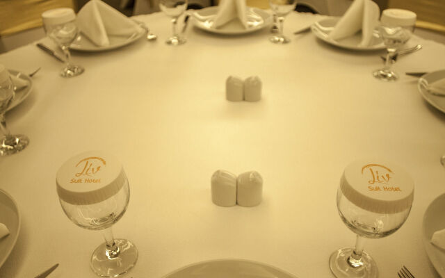 Liv Suit Hotel