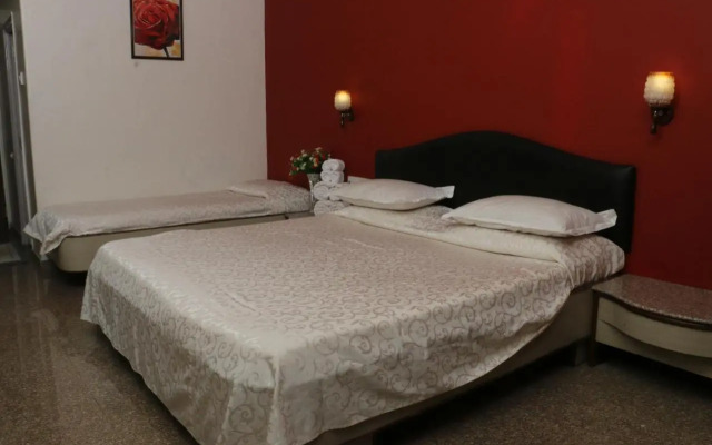 Hotel Anando Saputara