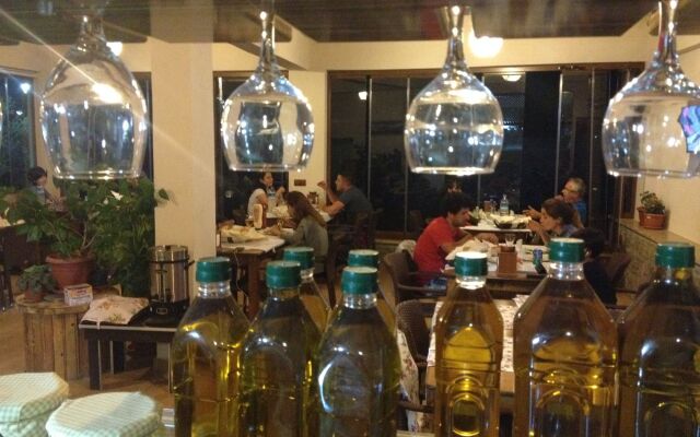 Assos Nazan Motel Restoran Beach