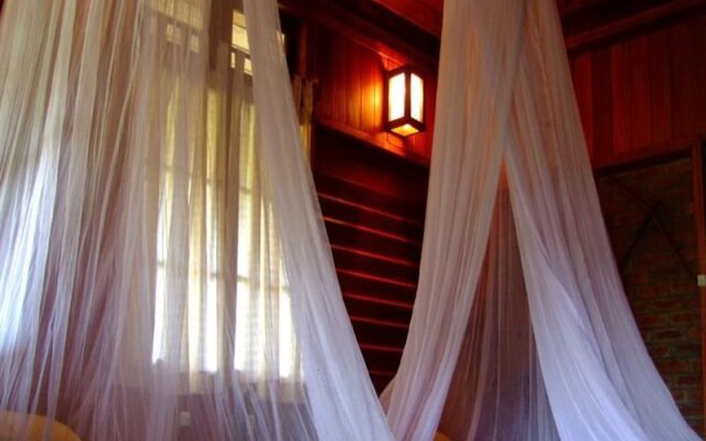 Putao Trekking House