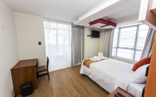 Capac Hotel