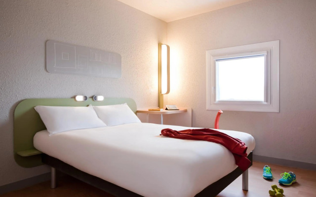 ibis budget Pontault Combault RN4 Marne la Vallée