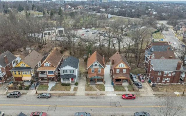 Queen City Homestead For 6!