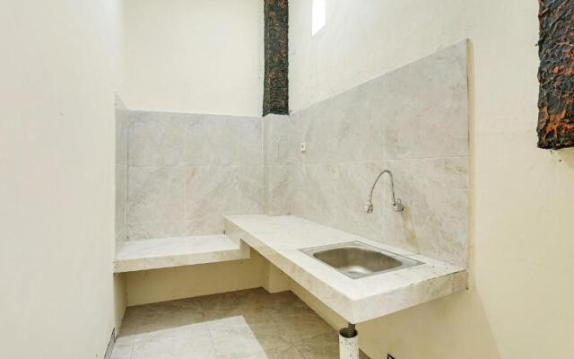 SPOT ON 90882 Sari Homestay Near Garuda Wisnu Kencana