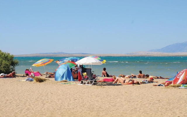 Amazing Apartment in Nin With 2 Bedrooms and Wifi