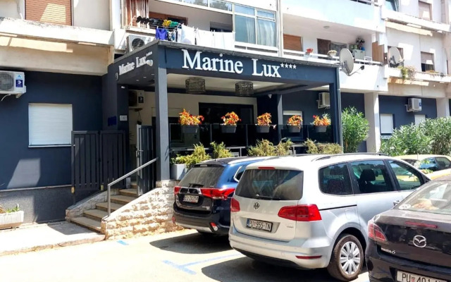 Marine Lux apartments