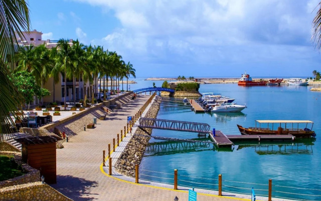 Coastal Living With Marina Views