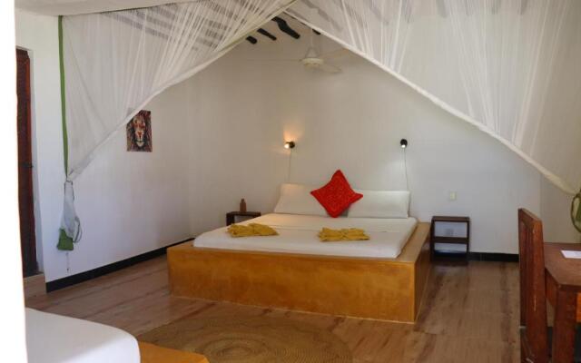Red Monkey Beach Lodge