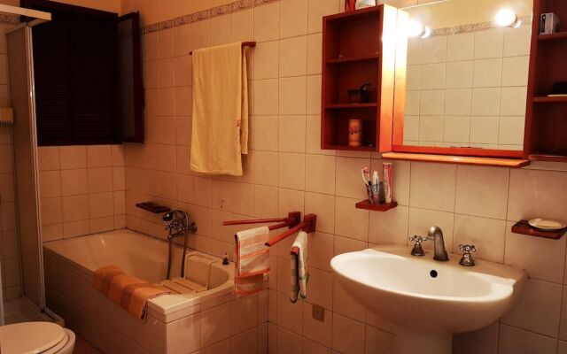Tasteful Holiday Home in Comiso With Garden