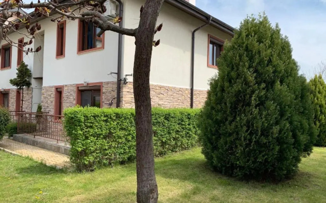 Panteli Apart House