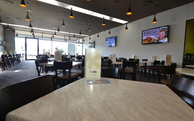 The Oaks Hotel Motel