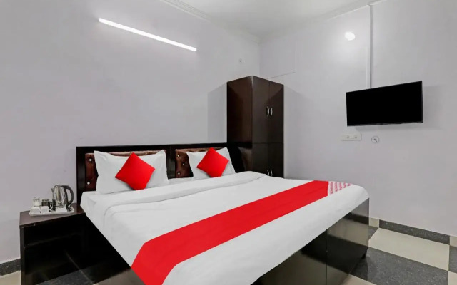 OYO Flagship 80680 Hotel Harsh Inn