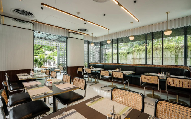 Hotel Amber Sukhumvit 85