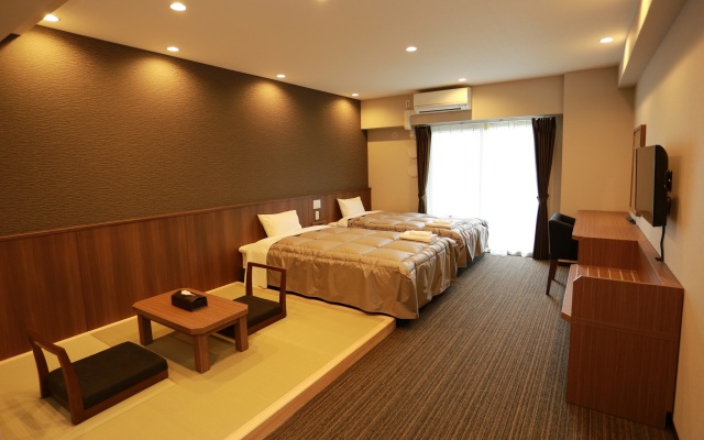 The Base Sakaihigashi Apartment Hotel