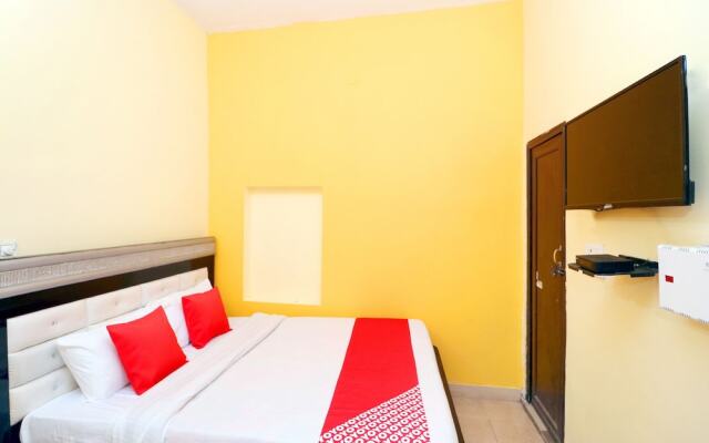 Oyo 39852 Hotel Noor