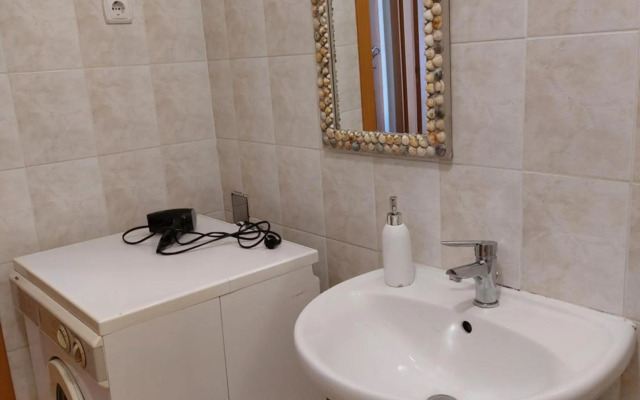 Flat at the edge of the center + parking