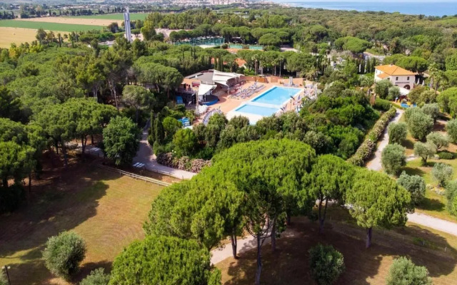 Bungalow in San Vincenzo With Shared Pool