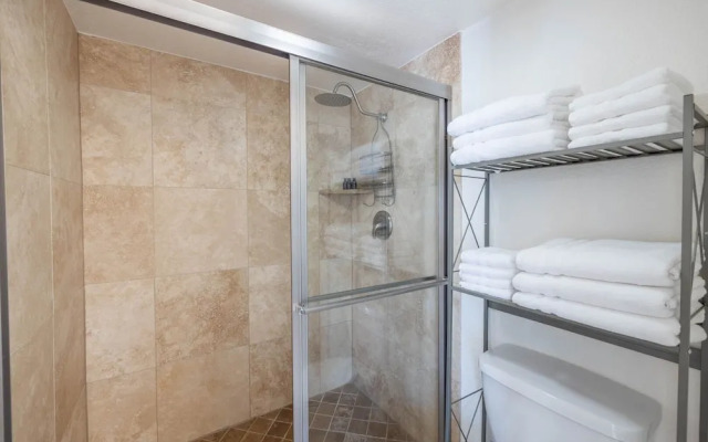 Scottsdale Sahuaro 4 Bedroom Home by RedAwning