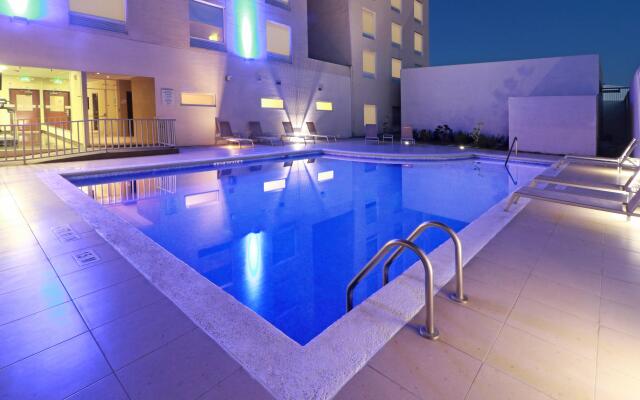 Holiday Inn Express Guadalajara Aeropuerto by IHG