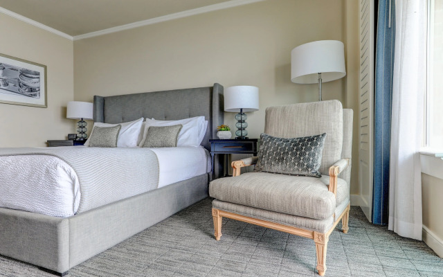 Woodmark Hotel and Still Spa