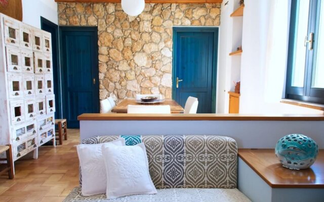 Welcomely - Sardinian Stone House
