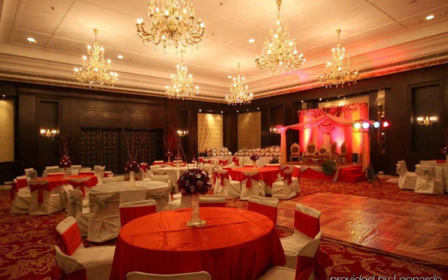 Country Inn & Suites by Radisson, Delhi Satbari