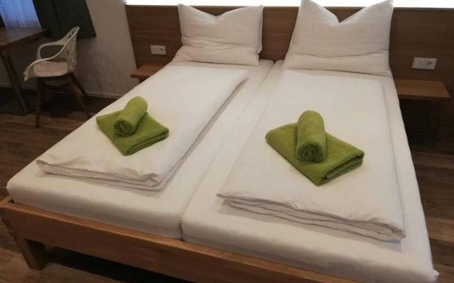Flöckner B & B