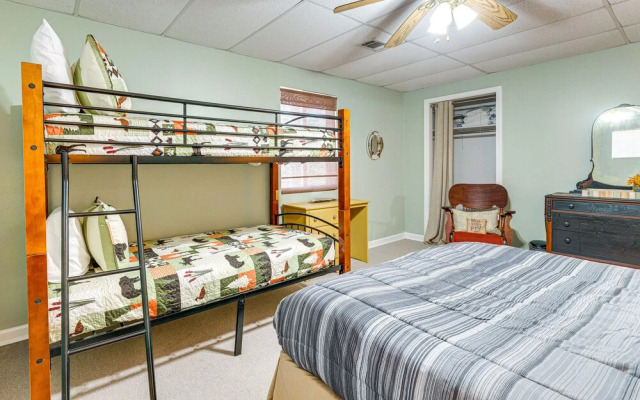 Pet-friendly Hiawassee Cabin w/ Lake Views & Sauna