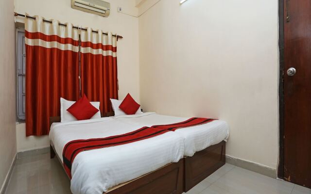 OYO 9001 Hotel East West