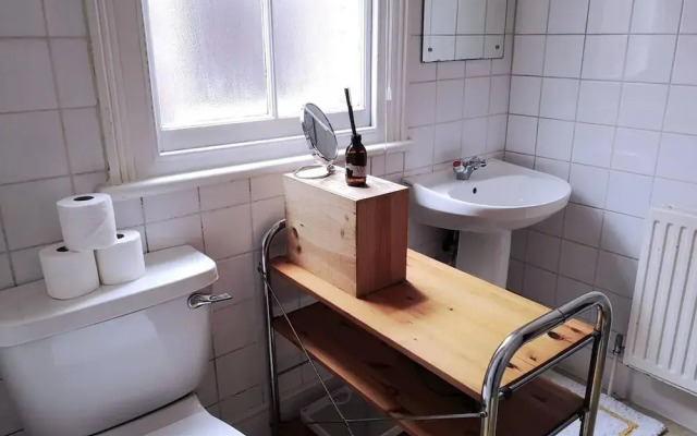 Cosy 1 Bed Flat Hideout in North London