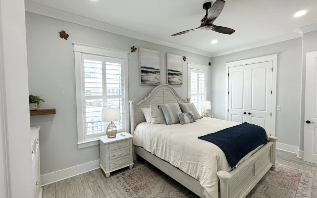 Casamigos 6 Bedroom Home by RedAwning