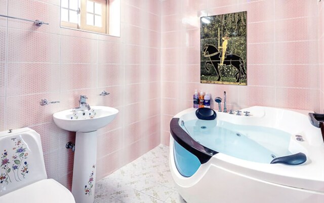 Geojedo Whirlpool Pension (pets friendly)