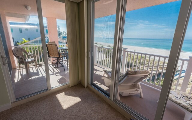 Anna Maria Island Club 20