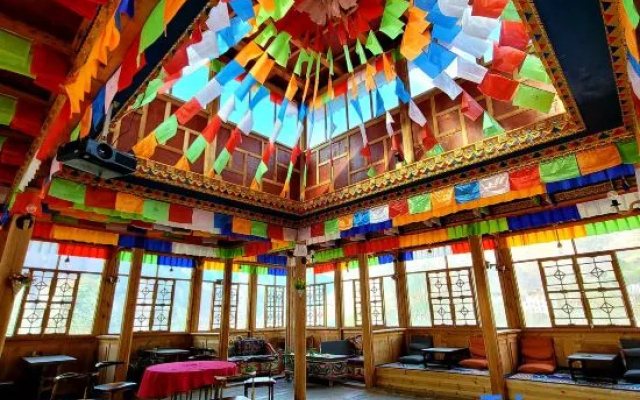 Yihezangjia – Exterior – Danba