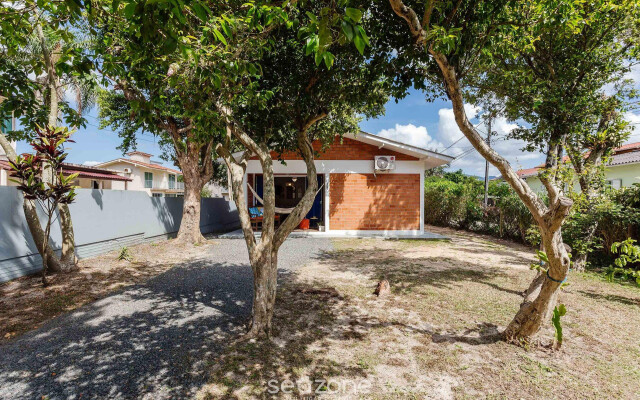 Charmosa casa c/ suíte em Barra da Lagoa RLO375