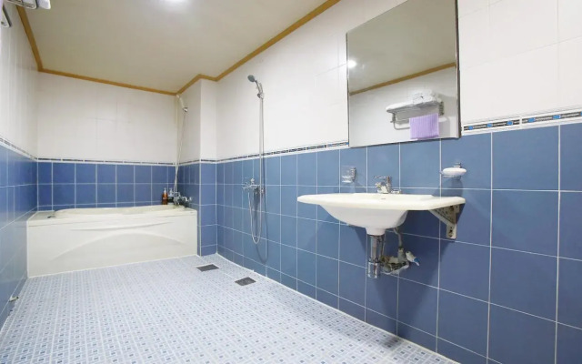 Charmant Hotel Suwon