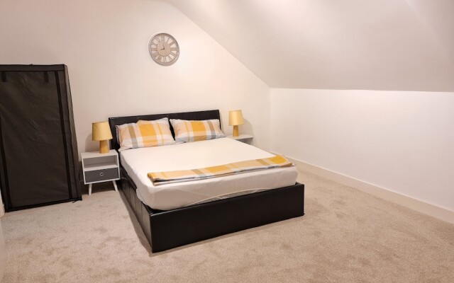 Grace Apartments - Living Spring 1