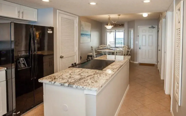 Windjammer Oceanfront Condominiums