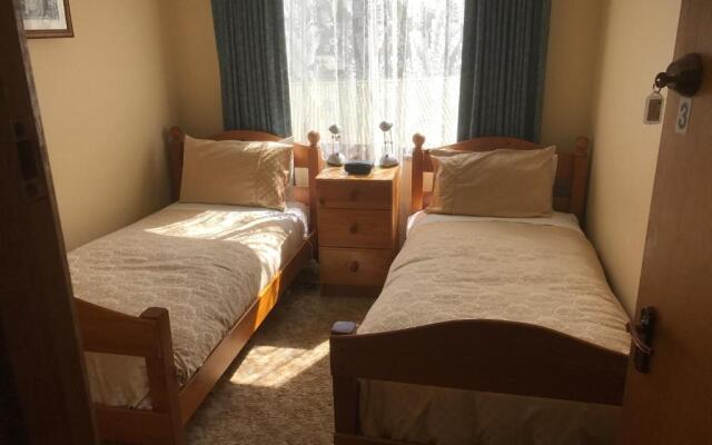 Lakeside Chalet & Studio